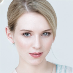 Chloe R.